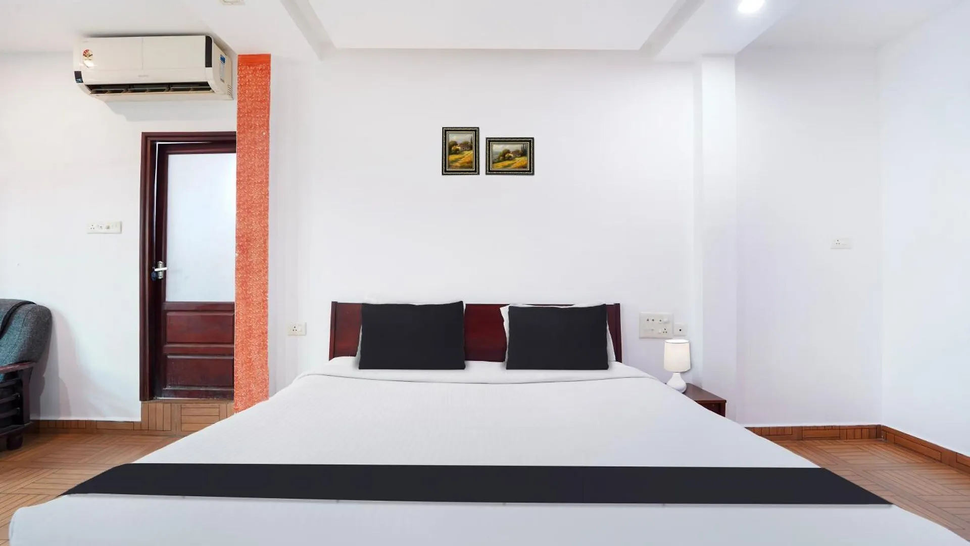 Super Townhouse City Center Ernakulam Kochi 印度