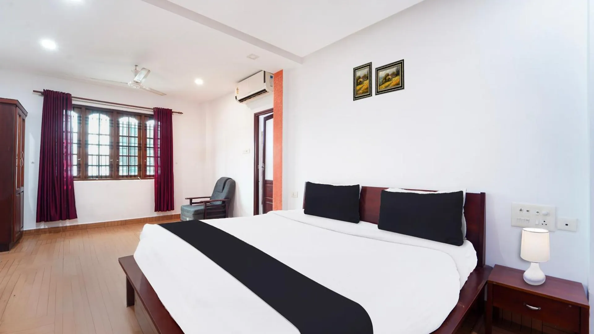 Super Townhouse City Center Ernakulam Kochi 3*,